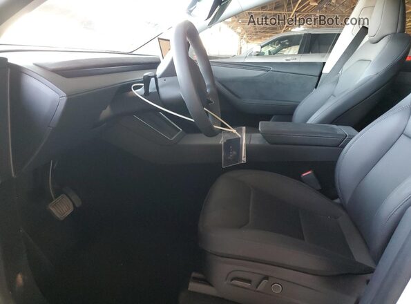 7SAYGDEE2TF321475 2026 TESLA MODEL White Սալոնի դիմացի տեսք
