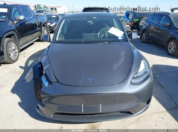 7SAYGDEE3PA086295 2023 TESLA MODEL Y Gray Rear interior view