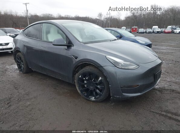 7SAYGDEE3PF754504 2023 TESLA MODEL Y Gray Вид спереду