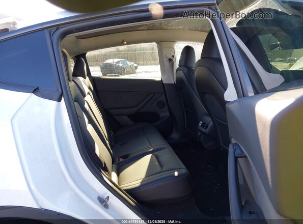 7SAYGDEE3RF185141 2024 TESLA MODEL Y Белый Вид наклейки с VIN-кодом
