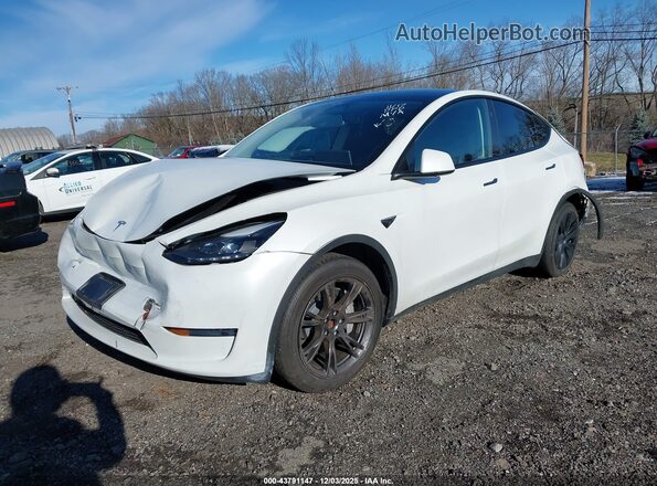 7SAYGDEE3RF185141 2024 TESLA MODEL Y Белый Передняя левая четверть