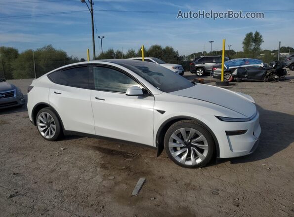 7SAYGDEE3TF327334 2026 TESLA MODEL White Przód prawy