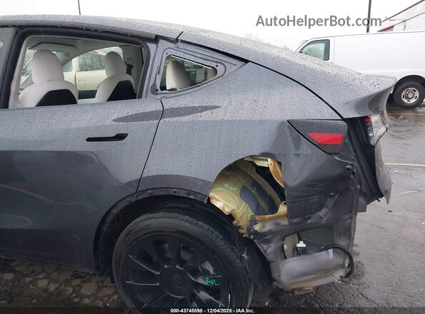 7SAYGDEE4NF430216 2022 TESLA MODEL Y Gray Вид спереду