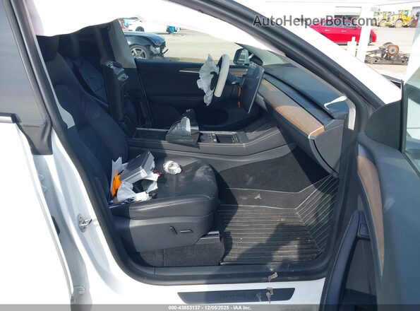 7SAYGDEE4PA045903 2023 TESLA MODEL Y White Սալոնի դիմացի տեսք