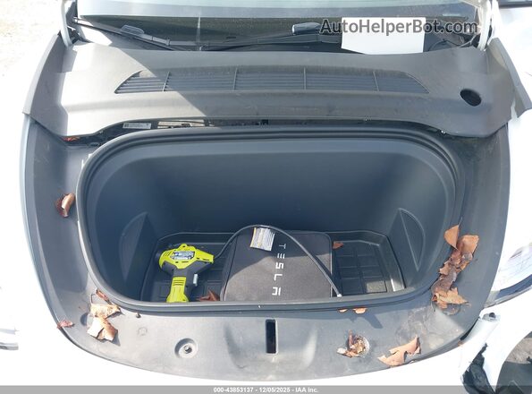 7SAYGDEE4PA045903 2023 TESLA MODEL Y White Հետևի տեսք
