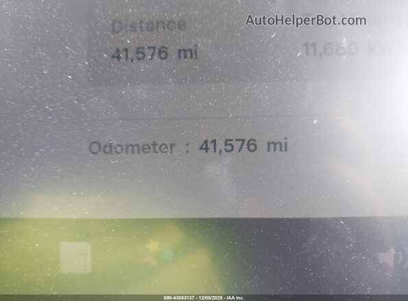 7SAYGDEE4PA045903 2023 TESLA MODEL Y White Սալոնի 360 աստիճան տեսք