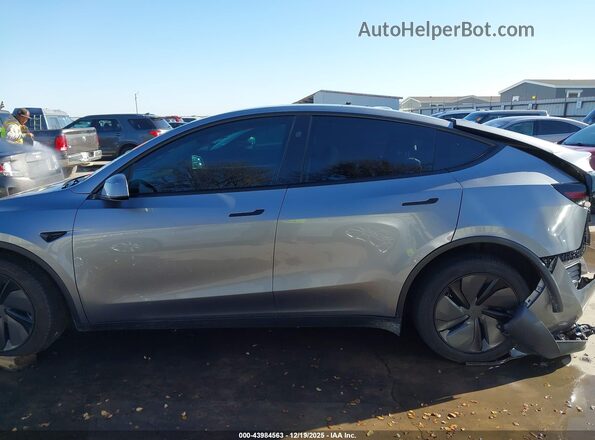7SAYGDEE4TA396725 2026 TESLA MODEL Y Серебряный Панорамный вид салона 360°