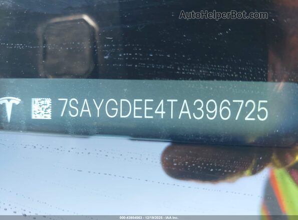 7SAYGDEE4TA396725 2026 TESLA MODEL Y Серебряный Вид подкапотного пространства