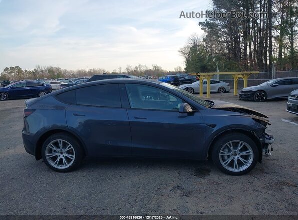 7SAYGDEE5PA125274 2023 TESLA MODEL Y Gray 360 interior view