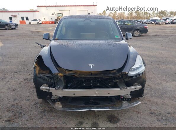 7SAYGDEE5PA125274 2023 TESLA MODEL Y Gray Rear interior view