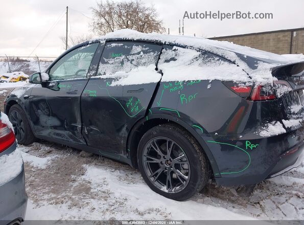 7SAYGDEE5SF302546 2025 TESLA MODEL Y Gray 