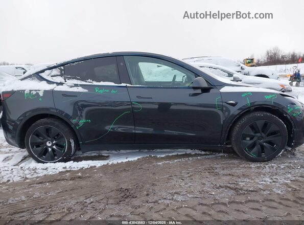7SAYGDEE5SF302546 2025 TESLA MODEL Y Gray 
