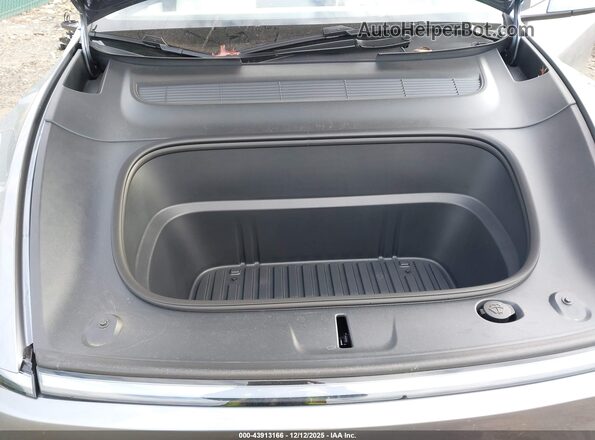 7SAYGDEE5TA414312 2026 TESLA MODEL Y Silver Widok z tyłu