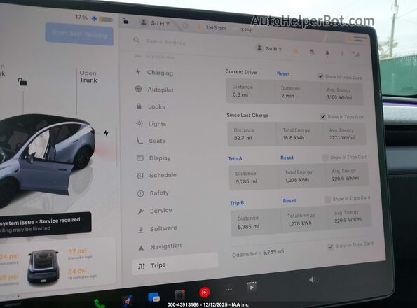 7SAYGDEE5TA414312 2026 TESLA MODEL Y Silver Widok tylnych siedzeń