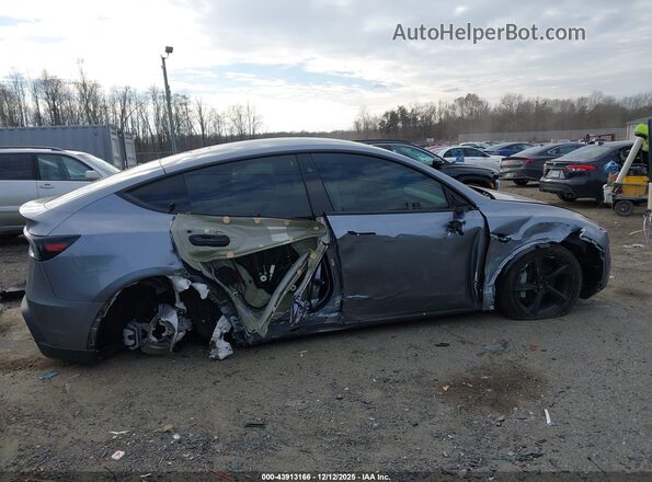 7SAYGDEE5TA414312 2026 TESLA MODEL Y Silver Widok wnętrza 360 stopni