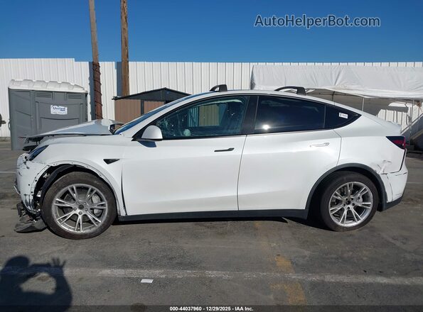 7SAYGDEE6NF410081 2022 TESLA MODEL Y Белый Панорамный вид салона 360°