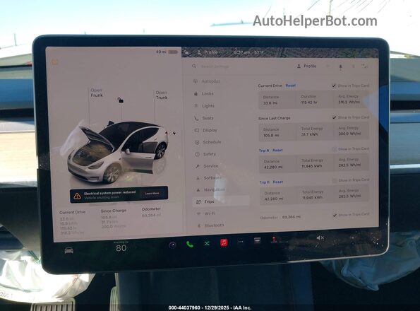 7SAYGDEE6NF410081 2022 TESLA MODEL Y Белый Вид задних сидений