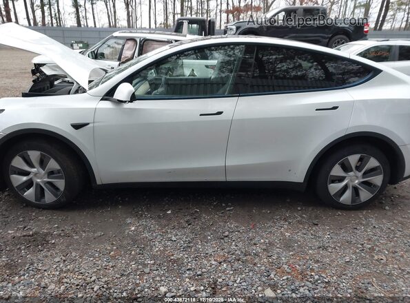 7SAYGDEE6PA124988 2023 TESLA MODEL Y Белый Панорамный вид салона 360°
