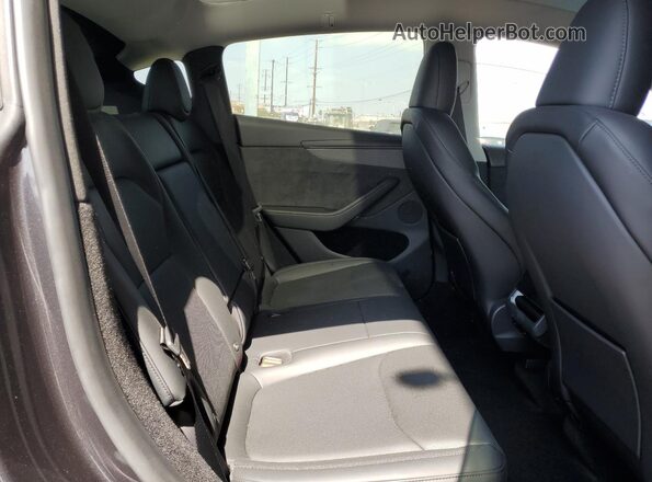 7SAYGDEE9TF440804 2026 TESLA MODEL Silver უკანა სავარძლების ხედი