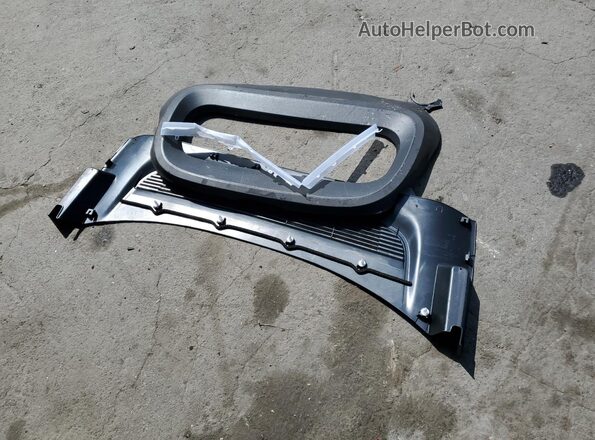 7SAYGDEE9TF440804 2026 TESLA MODEL Silver ძრავის განყოფილების ხედი