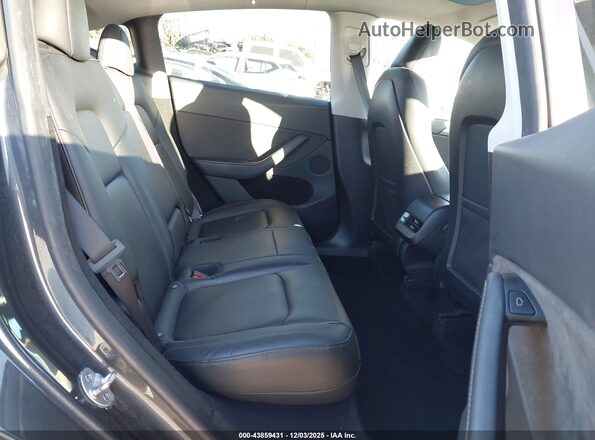 7SAYGDEEXRA247003 2024 TESLA MODEL Y Gray VIN კოდის სტიკერის ხედი