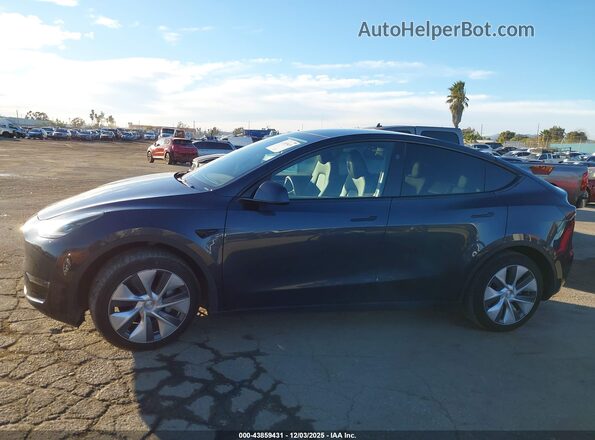 7SAYGDEEXRA247003 2024 TESLA MODEL Y Gray 