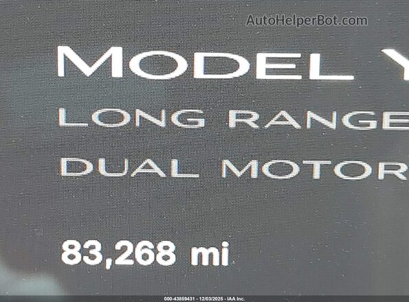 7SAYGDEEXRA247003 2024 TESLA MODEL Y Gray 