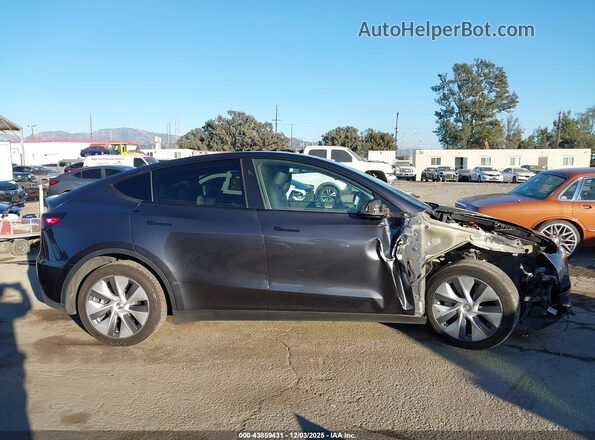 7SAYGDEEXRA247003 2024 TESLA MODEL Y Gray სალონის 360-გრადუსიანი ხედი