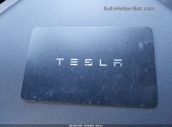 7SAYGDEF1PF948232 2023 TESLA MODEL Y Purple Առջևի վահանակի տեսք