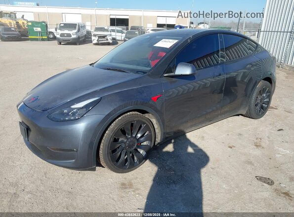 7SAYGDEF3NF382829 2022 TESLA MODEL Y Gray წინა მარცხენა ხედი სამი მეოთხედიდან