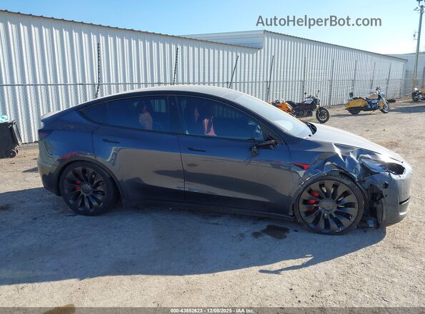 7SAYGDEF3NF382829 2022 TESLA MODEL Y Gray უკანა სალონის ხედი
