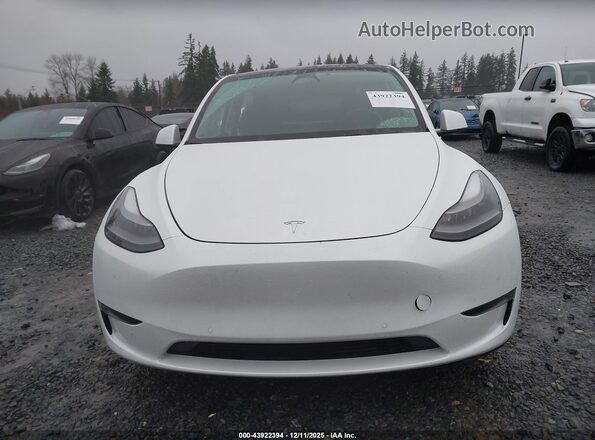 7SAYGDEF3NF495518 2022 TESLA MODEL Y White Widok zestawu wskaźników