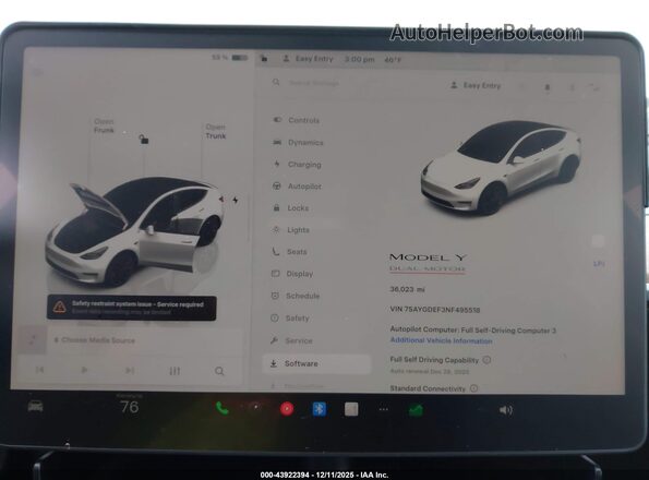7SAYGDEF3NF495518 2022 TESLA MODEL Y White Widok tylnych siedzeń