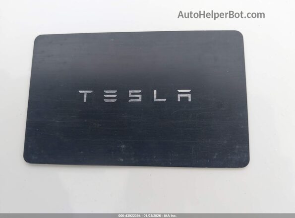 7SAYGDEF3NF495518 2022 TESLA MODEL Y White Widok deski rozdzielczej