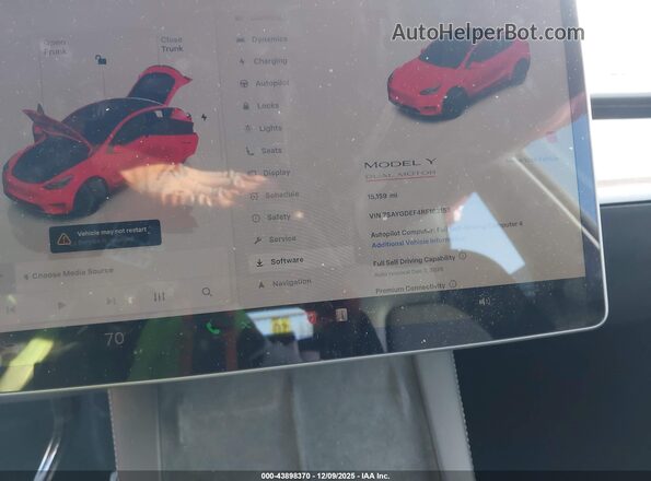 7SAYGDEF4RF162153 2024 TESLA MODEL Y Red Հետևի նստատեղերի տեսք