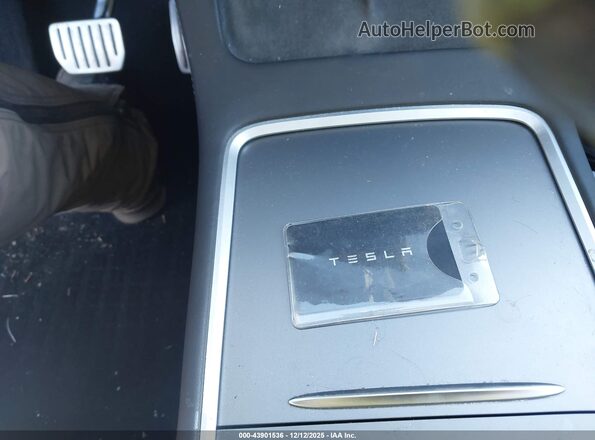 7SAYGDEF5NF500654 2022 TESLA MODEL Y Gray Widok deski rozdzielczej