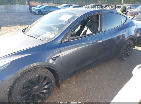 7SAYGDEF5NF500654 2022 TESLA MODEL Y Gray Widok wnętrza 360 stopni