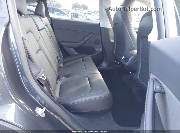 7SAYGDEF8RF022204 2024 TESLA MODEL Y Gray Вид наклейки з VIN-кодом
