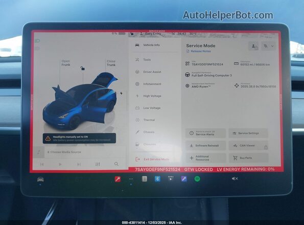 7SAYGDEF9NF521524 2022 TESLA MODEL Y Blue Widok tylnych siedzeń