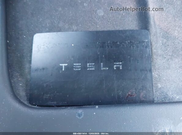 7SAYGDEF9NF521524 2022 TESLA MODEL Y Blue Widok deski rozdzielczej