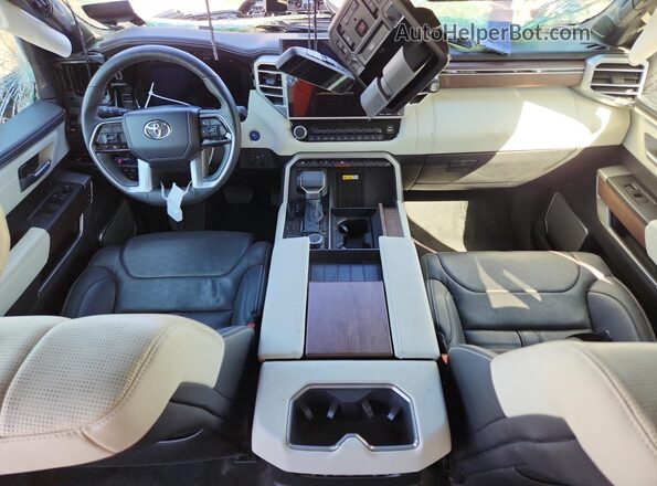 7SVAAABA1PX014834 2023 TOYOTA SEQUOIA Silver Vista del salpicadero