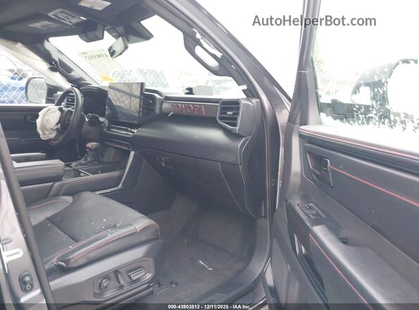 7SVAAABA1TX075093 2026 TOYOTA SEQUOIA Gray წინა სალონის ხედი