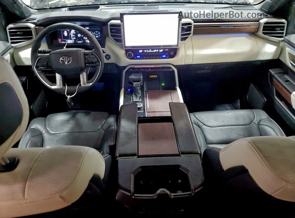7SVAAABA2RX044590 2024 TOYOTA SEQUOIA Black 