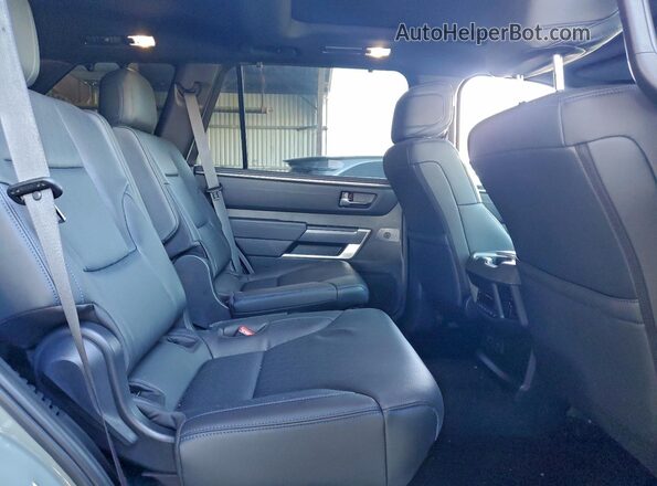 7SVAAABA3SX063607 2025 TOYOTA SEQUOIA Gray უკანა სალონის ხედი