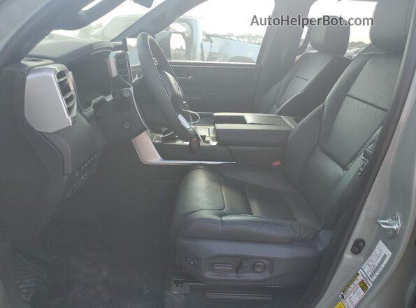 7SVAAABA5SX053659 2025 TOYOTA SEQUOIA Gray Widok wnętrza z przodu