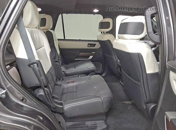 7SVAAABA6SX054108 2025 TOYOTA SEQUOIA Gray Սալոնի հետևի տեսք