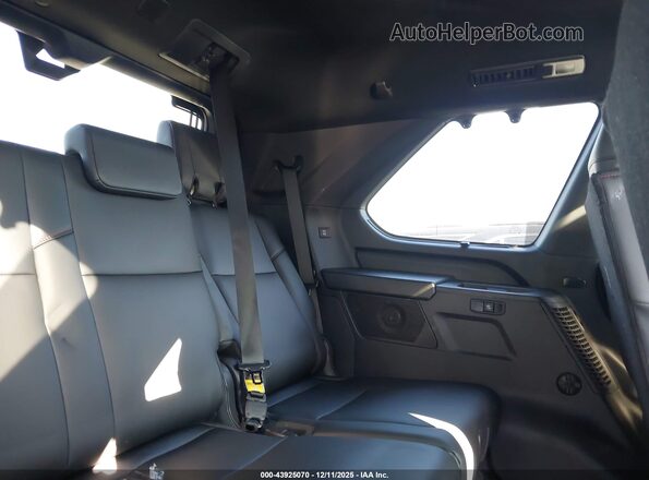 7SVAAABA6SX058367 2025 TOYOTA SEQUOIA Brown Սարքավորումների վահանակի տեսք