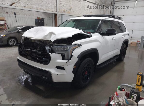 7SVAAABAXPX014119 2023 TOYOTA SEQUOIA White Front left