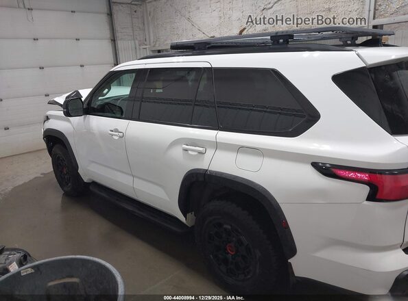 7SVAAABAXPX014119 2023 TOYOTA SEQUOIA White 