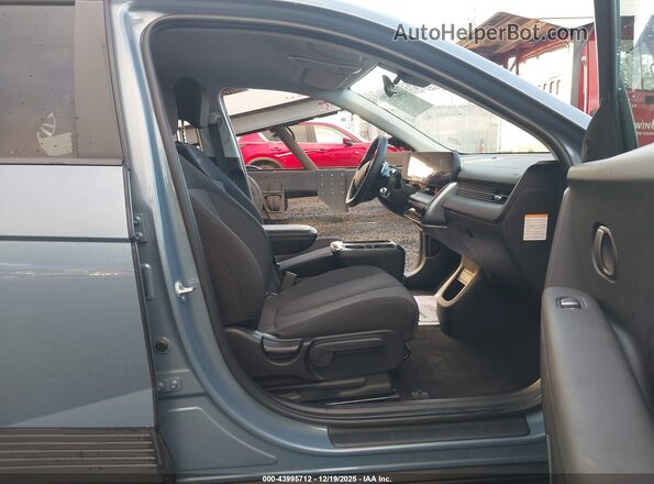 7YAKM4DB6SY020072 2025 HYUNDAI IONIQ 5 Синий Вид салона спереди